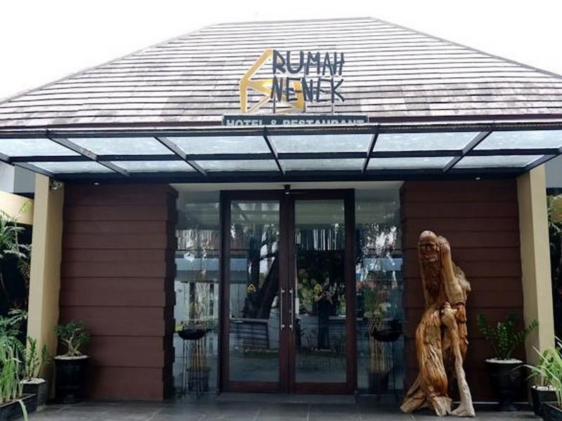 Rumah Nenek Hotel And Restaurant Padang  Eksteriør bilde