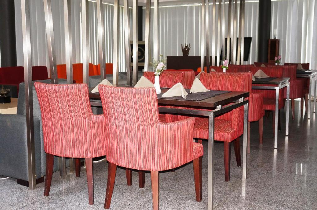 Rumah Nenek Hotel And Restaurant Padang  Eksteriør bilde