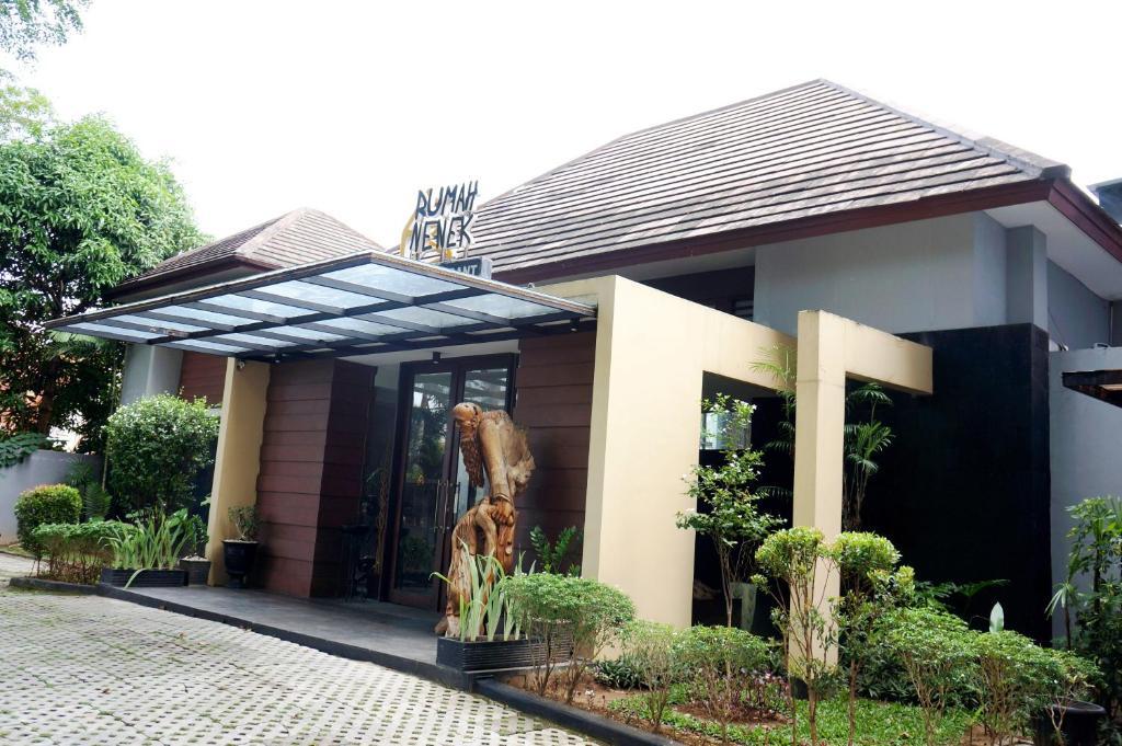 Rumah Nenek Hotel And Restaurant Padang  Rom bilde