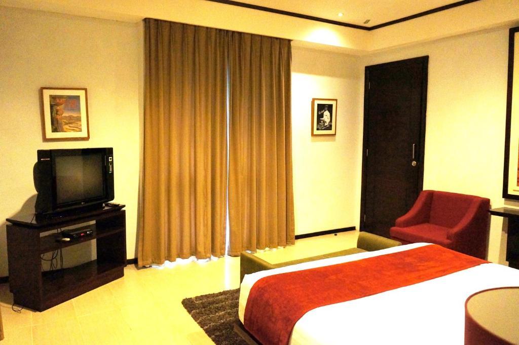 Rumah Nenek Hotel And Restaurant Padang  Eksteriør bilde