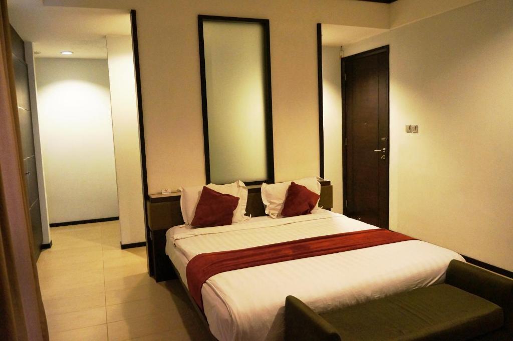 Rumah Nenek Hotel And Restaurant Padang  Eksteriør bilde